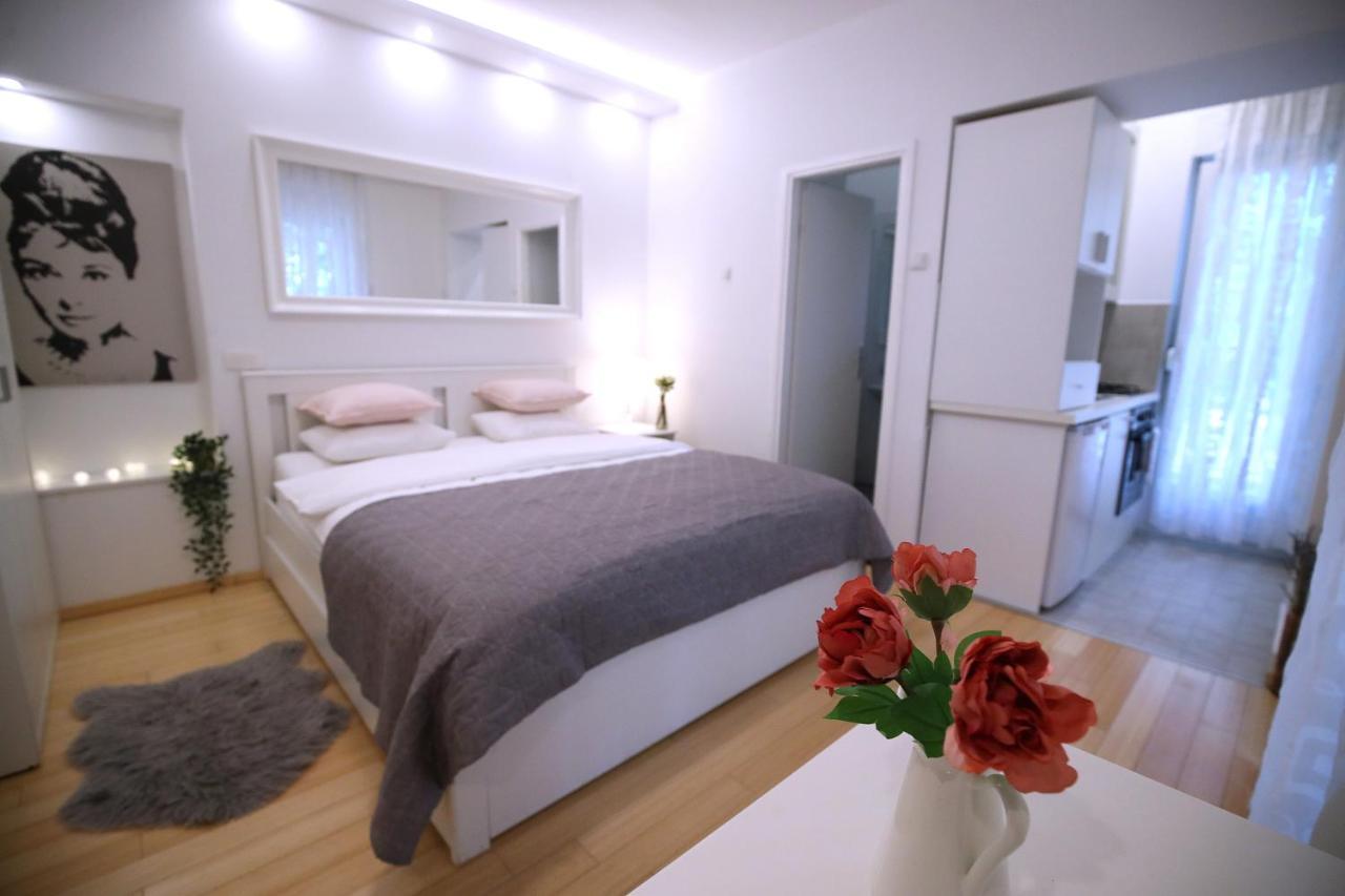La Vie Est Belle Apartment Загреб Екстериор снимка